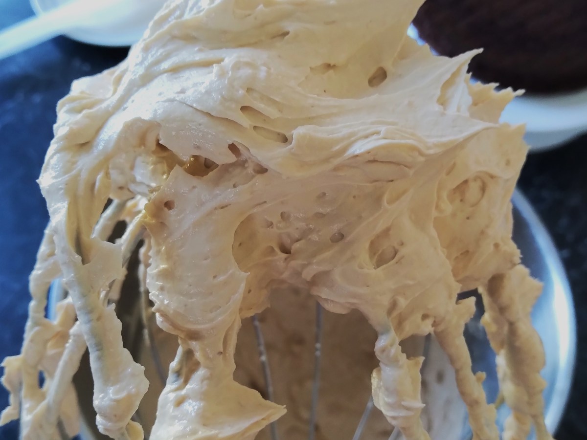 Peanut Butter and Honey&nbsp;Icing